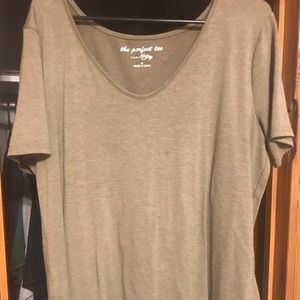 XL short sleeve dress shirt.